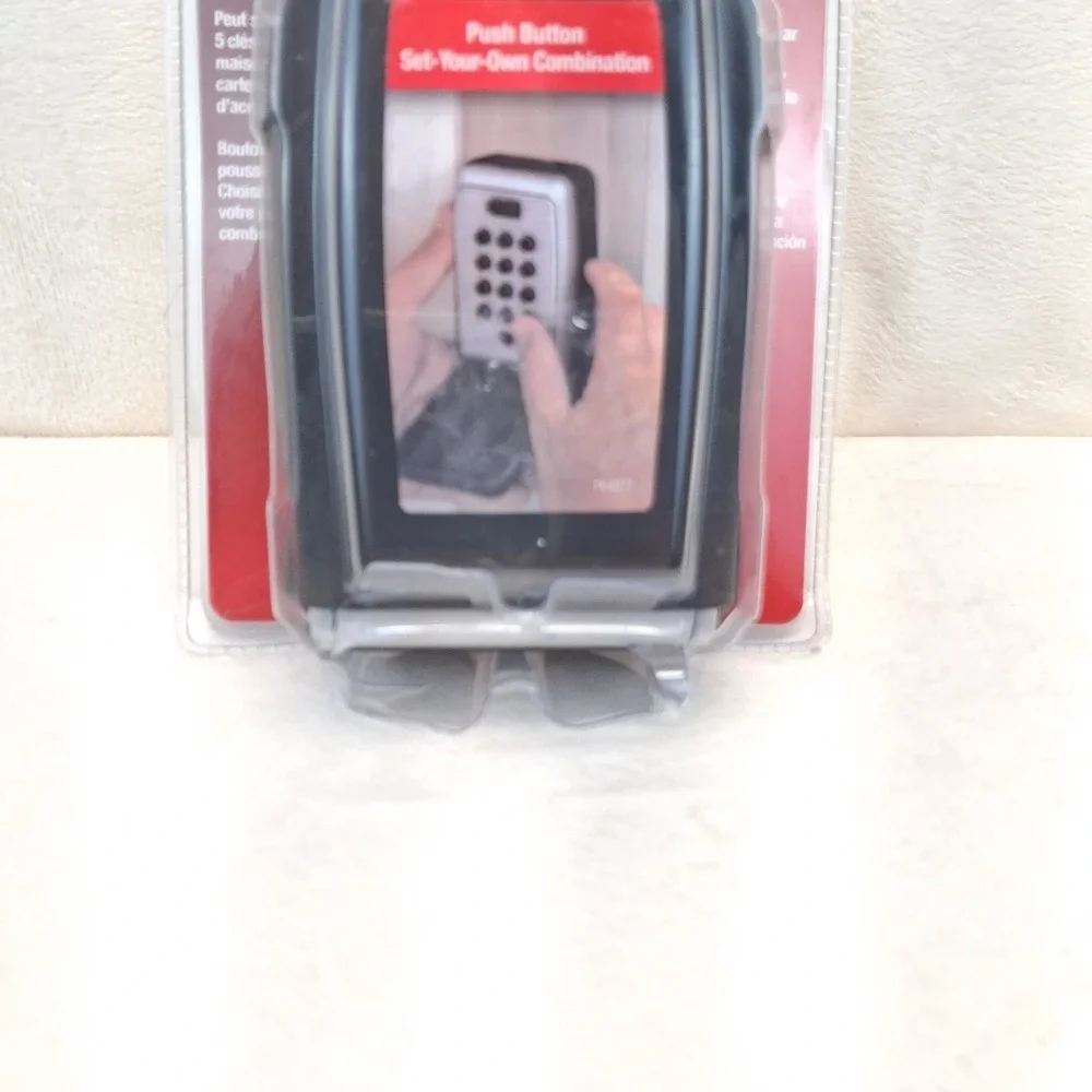 Master Lock Black Wall Mount Key Lock with Push Button Code Entry  5423D